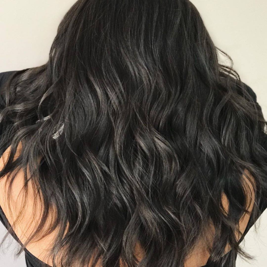 Schwarzkopf Professional - 🖤 In the midnight hour 🖤

*Formula* 👉 @josshair created this stunning look with #IGORAROYAL in 6-12 + 5-0 (1:1) + a drop of 4-13.

#darkhair #haircolour #haircolour #IGORA #...