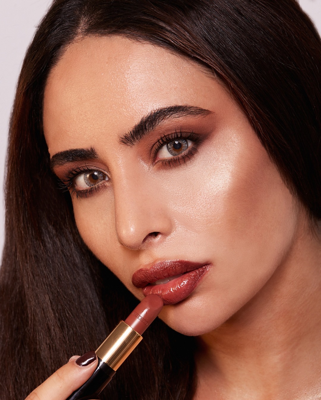 ARTDECO - Fall nights create moments to inspire! Welcome to our NEW GOLDEN TWENTIES collection! ⠀⠀⠀⠀⠀⠀⠀⠀⠀
⠀⠀⠀⠀⠀⠀⠀⠀⠀
Get the look:⠀⠀⠀⠀⠀⠀⠀⠀⠀
Beauty Box Quattro limited edition⠀⠀⠀⠀⠀⠀⠀⠀⠀
Eyeshadow N°525 m...
