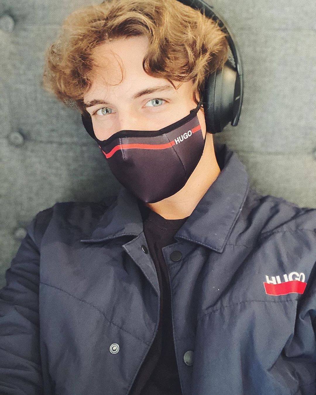 HUGO - Safe, in style: actor @_gerrits heads outside, pairing our logo stripe face mask with a jacket from #HUGOicons #iamhugolj