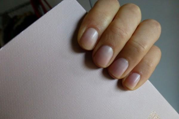 Попытка восстановить ногти с лечебными лаками Revlon для поврежденных ногтей