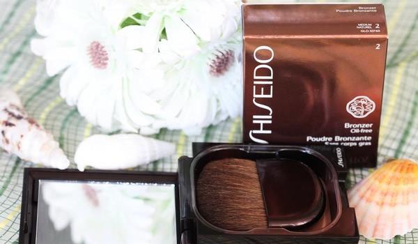 Shiseido Bronzer Oil-free Poudre Bronzante в оттенке 2 Medium Naturel
