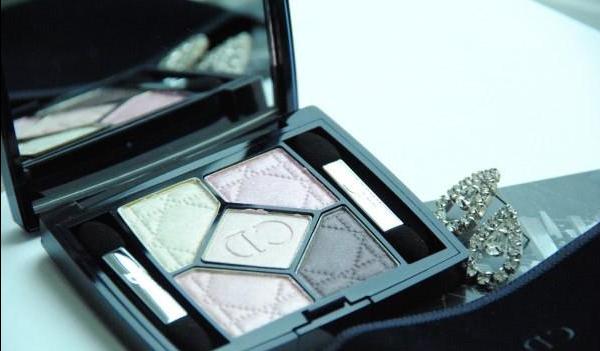 Suave sombra para o diário de maquiagem - Dior De 5 Couleurs Couture Colour Eyeshadow Palette #834 Rose Porcelaine - resenha