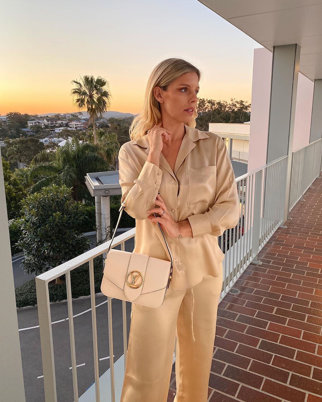 Natasha Oakley - I’ll take any excuse to wear silk to dinner right now ✨✨ @louisvuitton #LVpont9