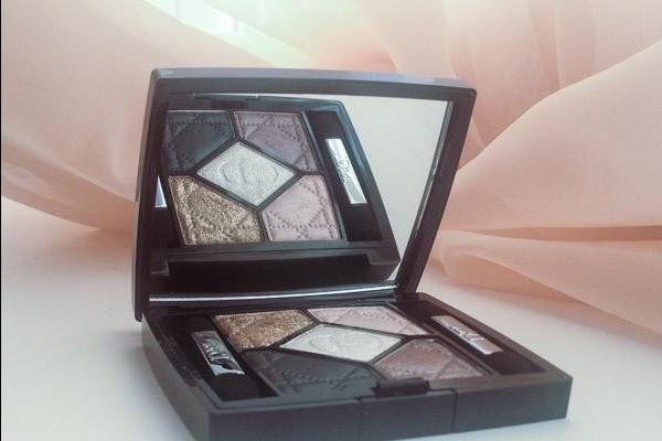 Christmas limitka from Dior: shadow Dior 5 Couleurs Colour Eyeshadow Palette in Golden Snow 644 - review