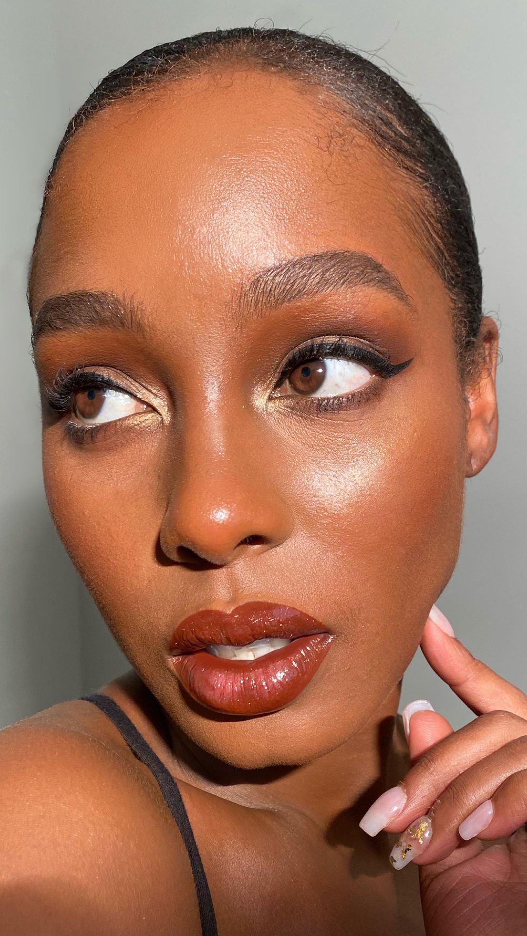 Maybelline New York - This is a look! 🔥 Watch @kilprity create this Fall makeup look using the products below! Let us know in the comments if you’re recreating this glam! #maybellinexkilprity 

Get Th...