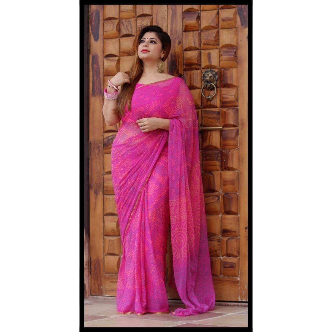 Mirraw - Bandhej sarees have their elegance as the fabric is tied using different small things and then dyed using some extraordinary colors. Bandhani saree is considered to be the most colorful saree...