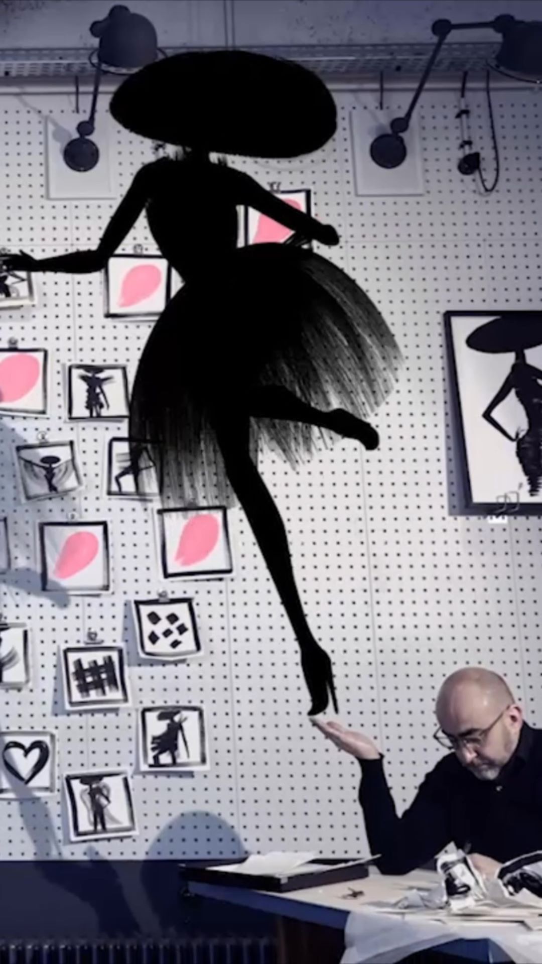 Guerlain - Tasked with bringing La Petite Robe Noire to life, Parisian creative duo Kuntzel + Deygas hand-designed a unique series of illustrations, paying homage to the legend of the Parisienne.

@ku...