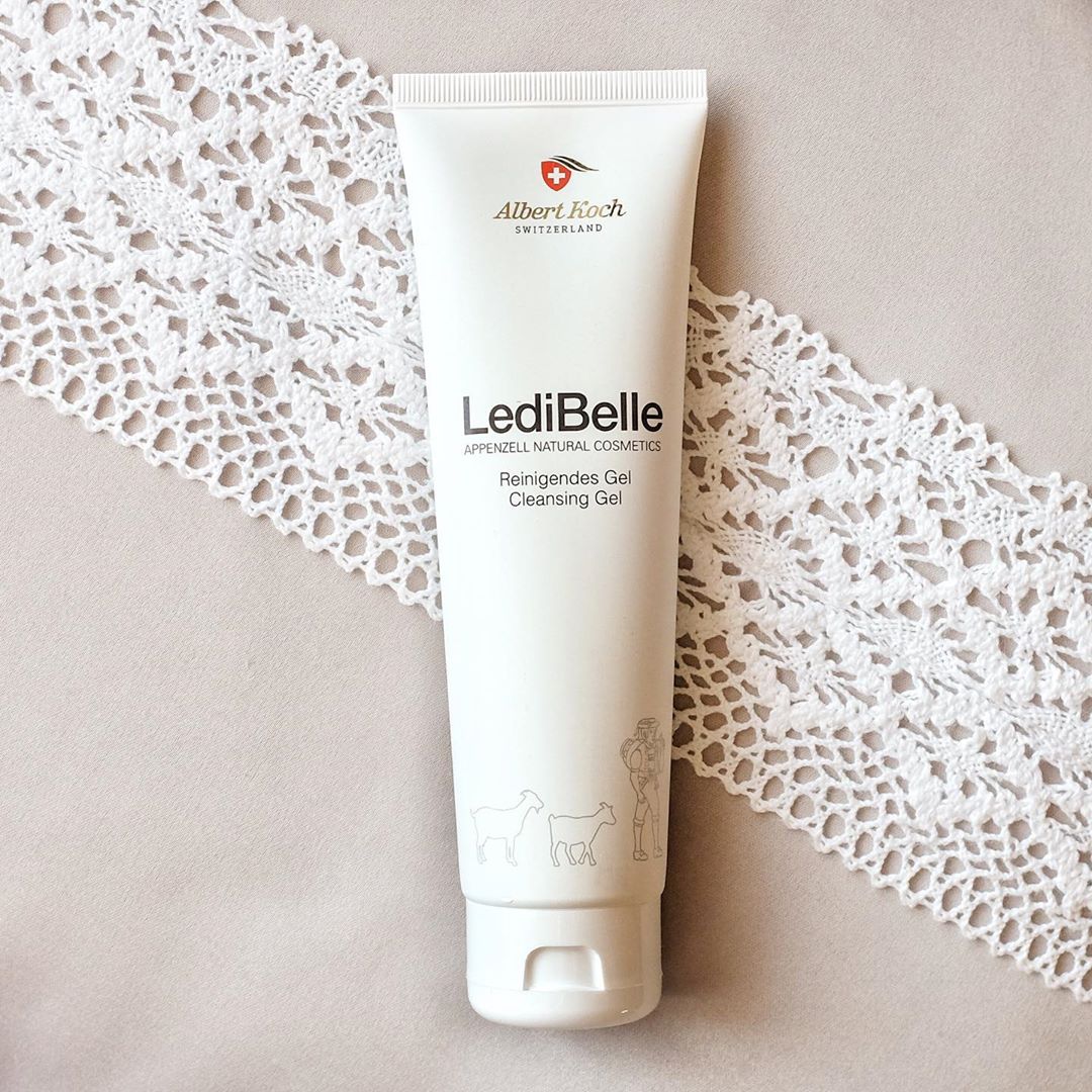 LediBelle - Behind the 19th door is our Cleansing Gel. You can win this gentle and effective SLS-free cleanser! Tag two of your best friends and tell them to follow us. The winner will be announced to...