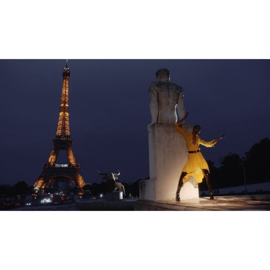 SAINT LAURENT - DEBRA - WINTER 20
#YSL34 by ANTHONY VACCARELLO
DIRECTED by JUERGEN TELLER

yellow dress exclusively available at
SAINT LAURENT RIVE DROITE

#YSL #SaintLaurent #YvesSaintLaurent
@anthon...