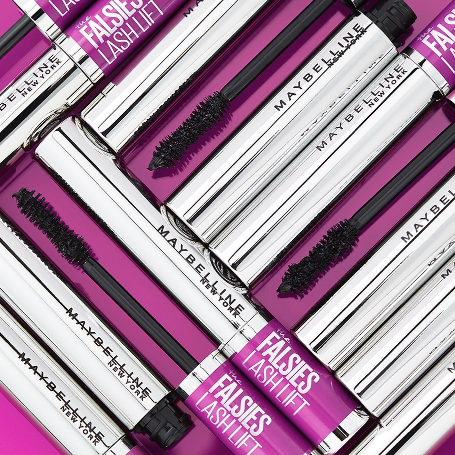 Maybelline New York - Get long lashes that don’t fall with our #falsieslashlift mascara! This double curved brush grabs your lashes from root to tip for salon result without the price or hassle.🙅‍♀️ T...