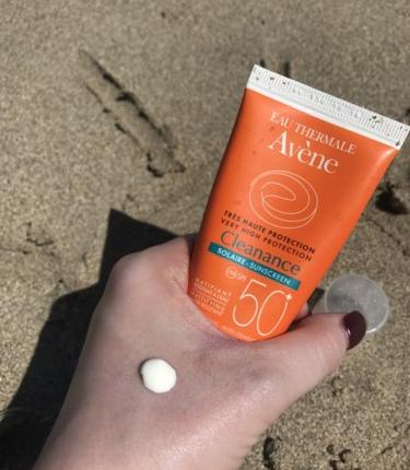 Солнцезащитное средство для лица Avene Cleanance SPF 50 флюид для кожи склонной к акне фото