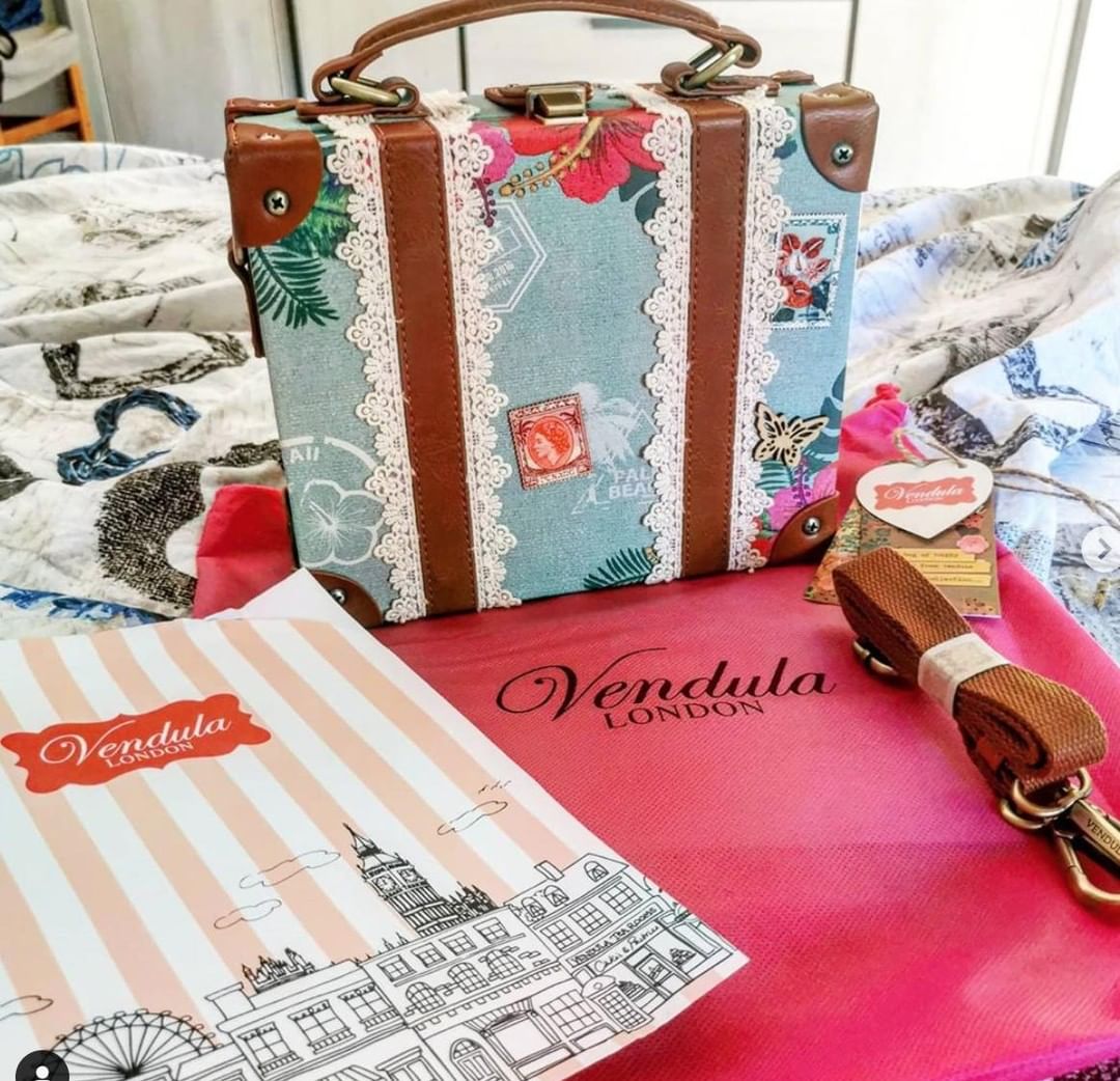 Vendula London Official - So, where we off to? ☀️🏝️✈️ Destination Paradise!

Shop the range on VendulaLondon.com!

📸: @chiaracaccavo

#vendulalondon