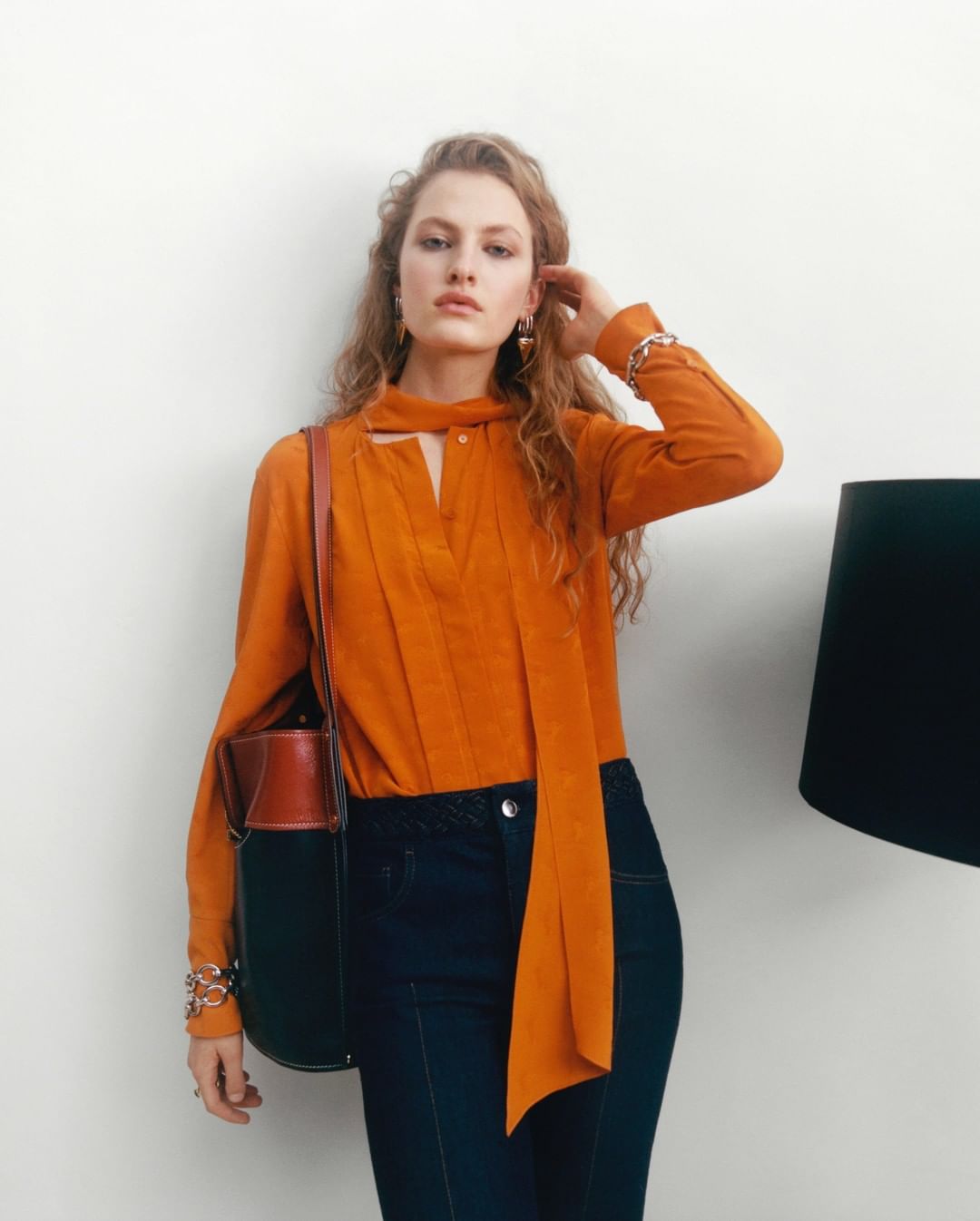 Chloé - Reworked by @NRamsayLevi, Chloé Signatures are emblematic pieces with a hint of edge

Shop now in boutiques and on chloe.com

#CHLOEgirls
#CHLOE