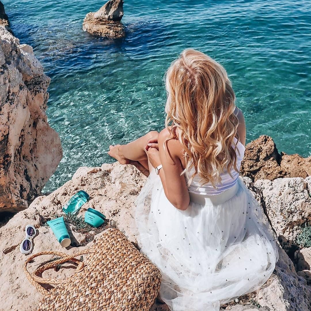 Kerastase - We know how hard it can be to stick to a trainning routine during Summer days ☀️ but stay consistent with your #Extentioniste at-home hair training program.

You will not regret it nor wil...