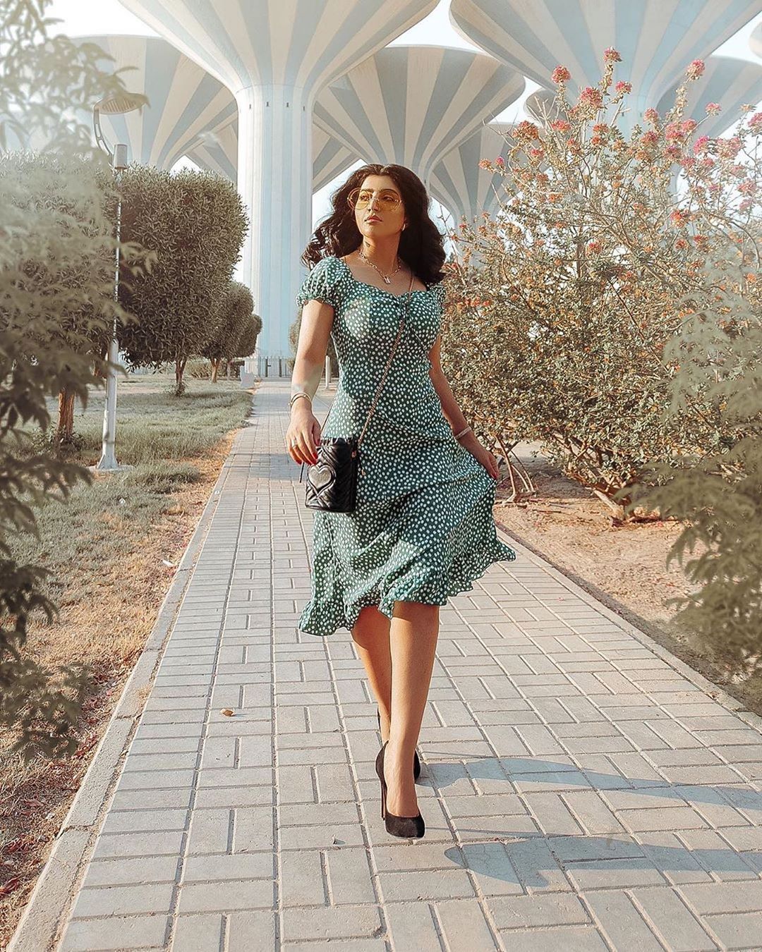 SHEIN.COM - Escape the ordinary ✨  @buthaina_alraisi1

Shop Item #: 1137249

#SHEINgals #SHEINstyle #ditsyfloral