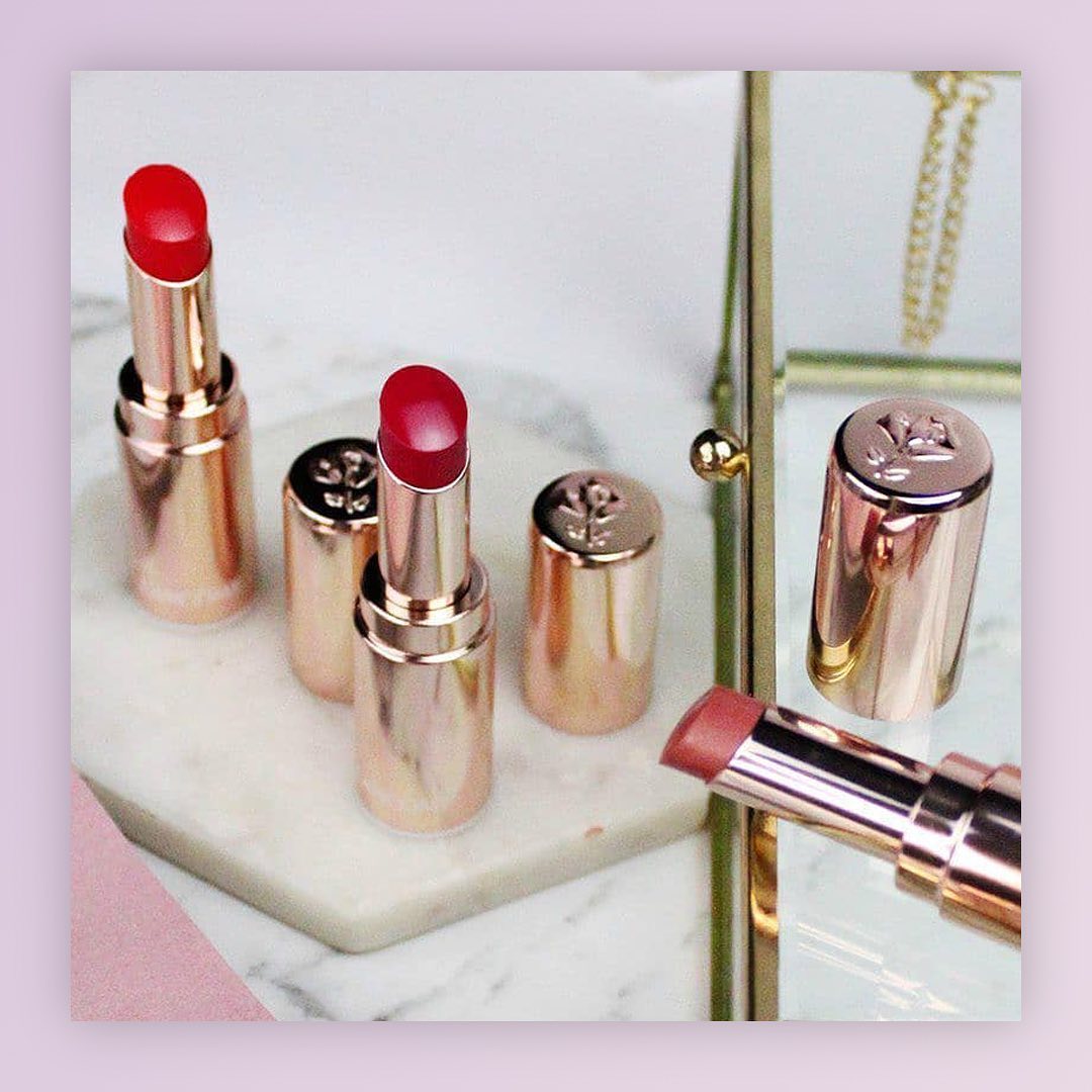 Lancôme Official - Want a perfect shining pout throughout summer? Your wish is our command. Keep L’Absolu Mademoiselle Shine within reach for an instant shine effect. Captured by @nikabijlsma.
#Lancom...