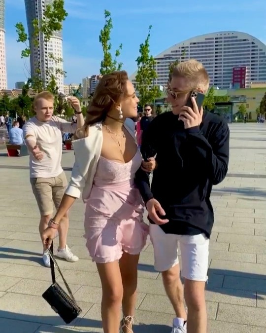 - Люблю джентельменов!🤩🌹 Делайте правильный выбор!😊😊😊⠀
⠀
Вы наверно уже заметили, что я начала снимать социальные ролики?!🎥😉⠀
В ролях @maks_braun @temanyashin Оцените мои работы, как вам?😍⠀
П... - Люблю джентельменов!🤩🌹 Делайте правильный выбор!😊😊😊⠀
⠀
Вы наверно уже заметили, что я начала снимать социальные ролики?!🎥😉⠀
В ролях @maks_braun @temanyashin Оцените мои работы, как вам?😍⠀
П...