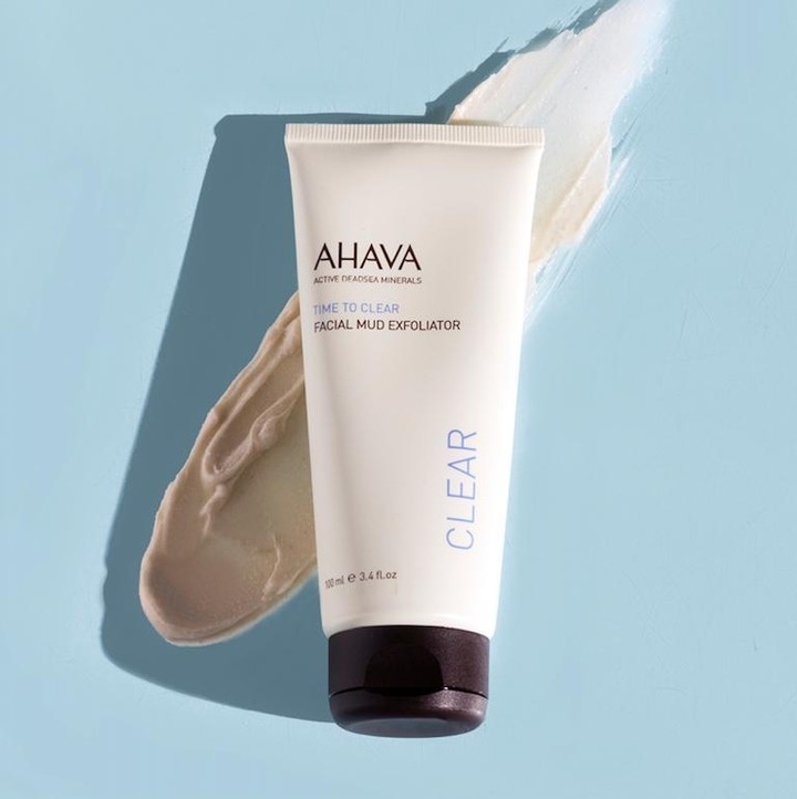 AHAVA - All it takes is a few moments to deep clean your pores and stimulate cell renewal. Radiant skin, just in time for the weekend. ⁠
.⁠
.⁠
.⁠
.⁠
#ahava #deadsea #deadseasalt #deadseaminerals #dead...