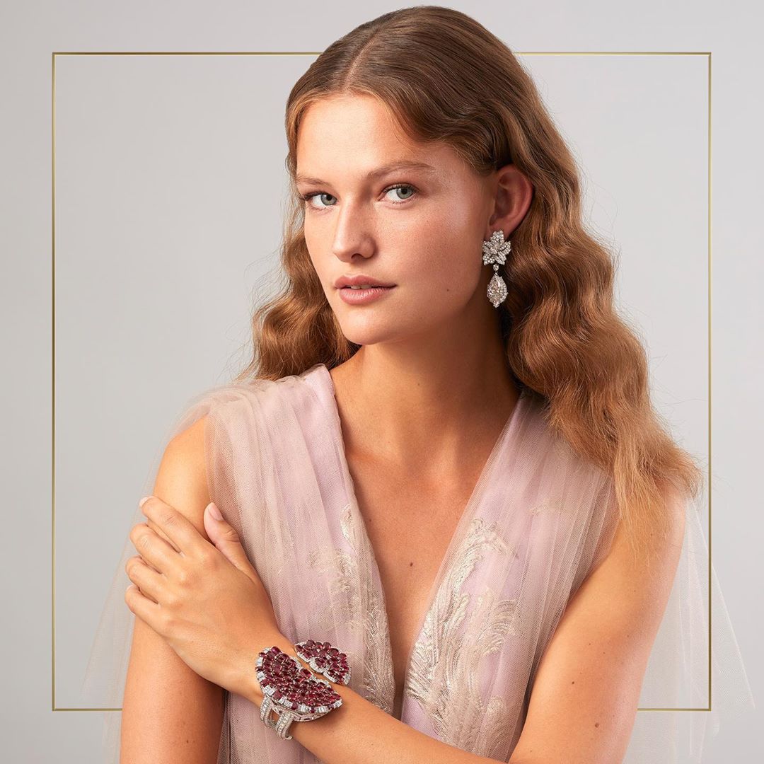 Van Cleef & Arpels - From an homage to the iconic pieces of some of the Maison’s leading clients, to gems that instill a unique emotion, Van Cleef & Arpels is proud to unveil these High Jewelry creati...