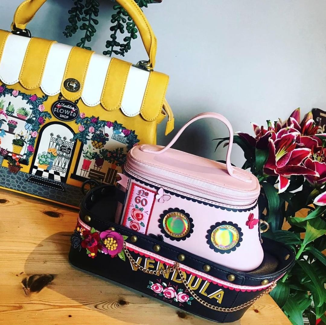 Vendula London Official - Which is your fave? Flower Shop Grace bag or Love Boat Grab bag!?

Shop both now on VendulaLondon.com!

📸: @moonladyc

#vendulalondon