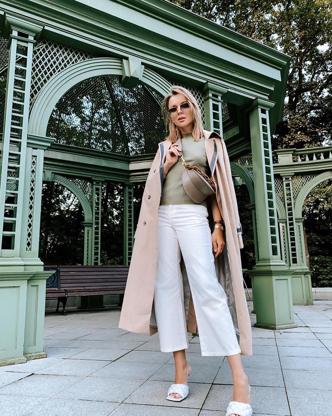 ZARINA женская одежда - Когда погода совсем не радует стабильностью, и в течении дня солнце сменяется на стихию и обратно очень важно быть подготовленной ко всему☀️☔️
⠀
Повседневный образ может быть... ZARINA женская одежда - Когда погода совсем не радует стабильностью, и в течении дня солнце сменяется на стихию и обратно очень важно быть подготовленной ко всему☀️☔️
⠀
Повседневный образ может быть...