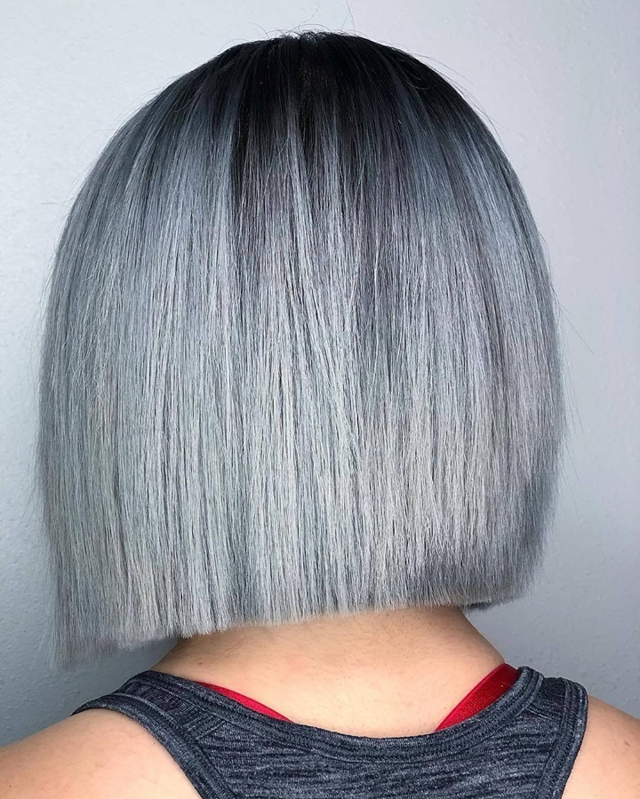 Schwarzkopf Professional - Looking sharp in silver 💎

*Formula* 👉 @mikey_teeze at @alchemycollectivehairlab used #IGORAROYAL Absolutes SilverWhite Slate Grey mixed with Grey Lilac for roots and root s...
