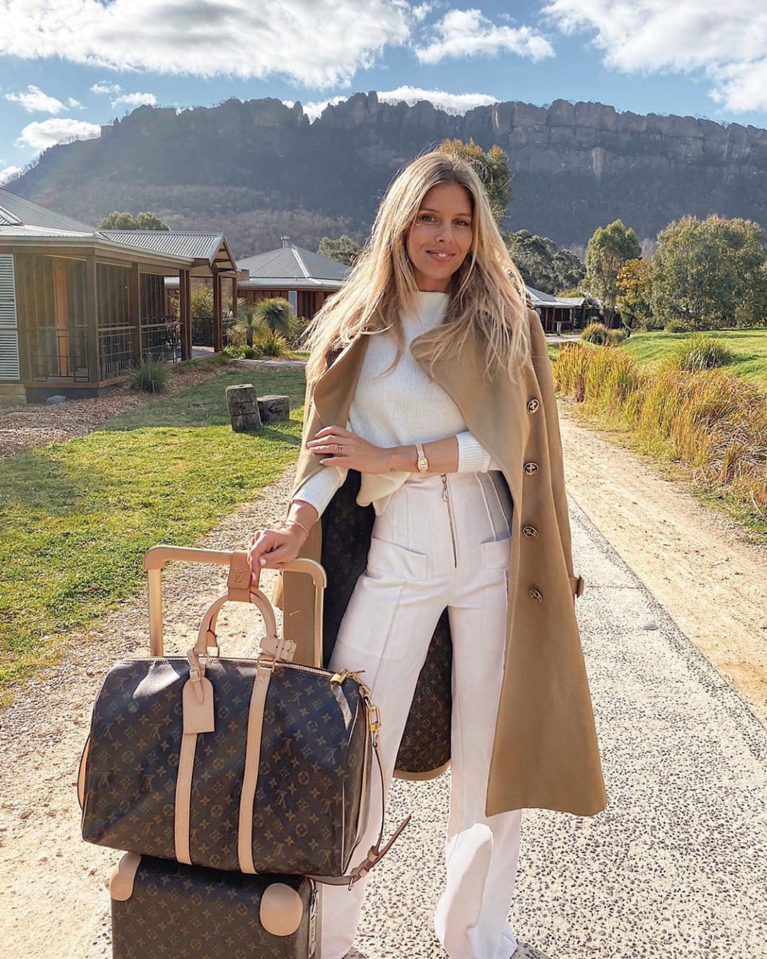 Natasha Oakley - Checking in 🤎 @louisvuitton @wolganv