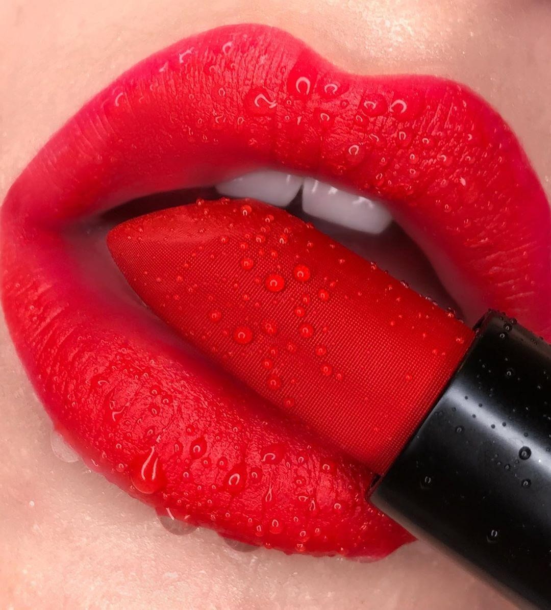 Illamasqua - SHOCKING REVELATION: Matte doesn’t have to mean drying 💥 @liisa.nikishina brings the spice with our Liable Ultramatter Lipstick, with its high pigmentation it makes a statement all day lo...