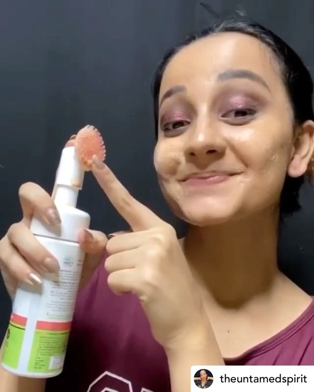 Mamaearth - #Repost
@theuntamedspirit is happily working the magic of Mamaearth Micellar Water in the #MinuteToCleanIt Challenge!

“No more long makeup removing processes! Remove makeup in a tear free...