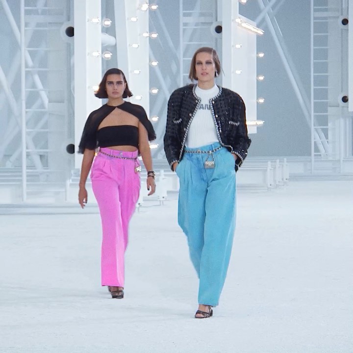 CHANEL - Exuding a freedom of movement — the CHANEL Spring-Summer 2021 Ready-to-Wear collection, imagined by Virginie Viard and captured at the Grand Palais in Paris.

#CHANELSpringSummer #CHANEL #PFW...