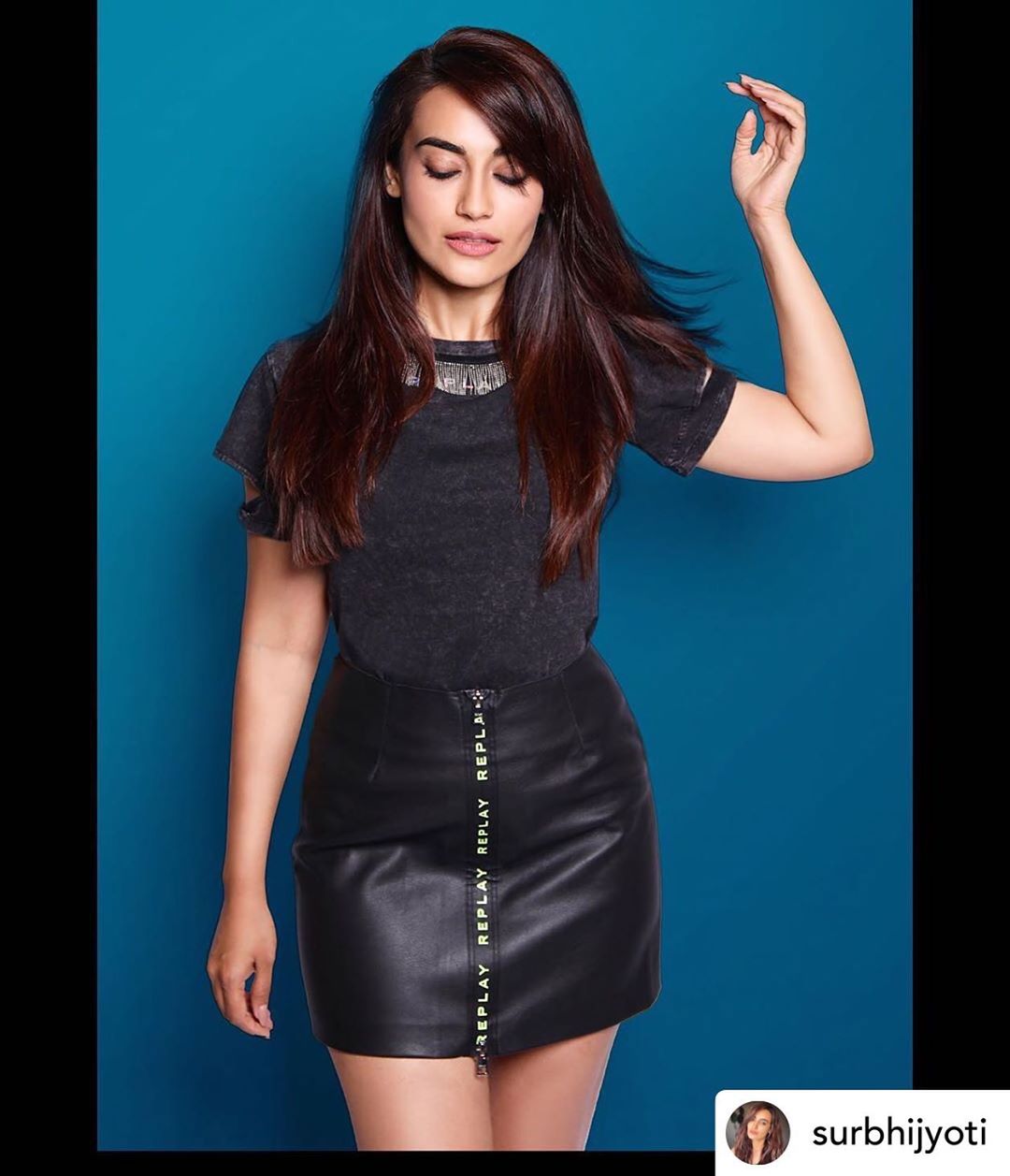 AJIO. com - @surbhijyoti looks ready to take on the world with a bold stride in this @replay.india skirt.
.
.
Shop the season’s best at 50-90% off at the AJIO.com Giant Fashion Sale! Hit #linkinbio to...