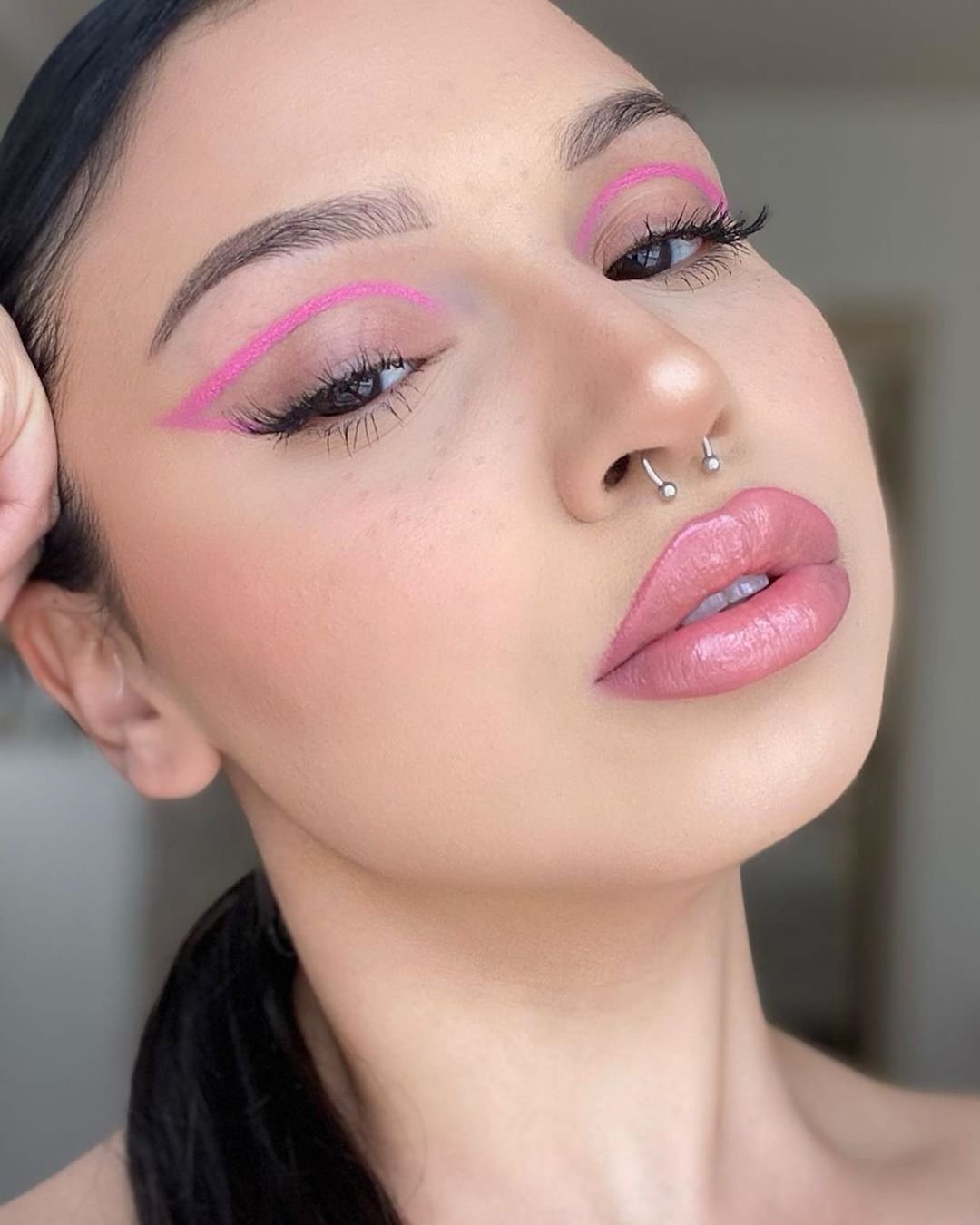 NYX Professional Makeup - @shamelesslydia убивает этот великолепный графический Liner с помощью нашего нового эпического футеровка палочки в розовый дух’ 💕✨ доступны на сайт nyxcosmetics & @ultabeauty...