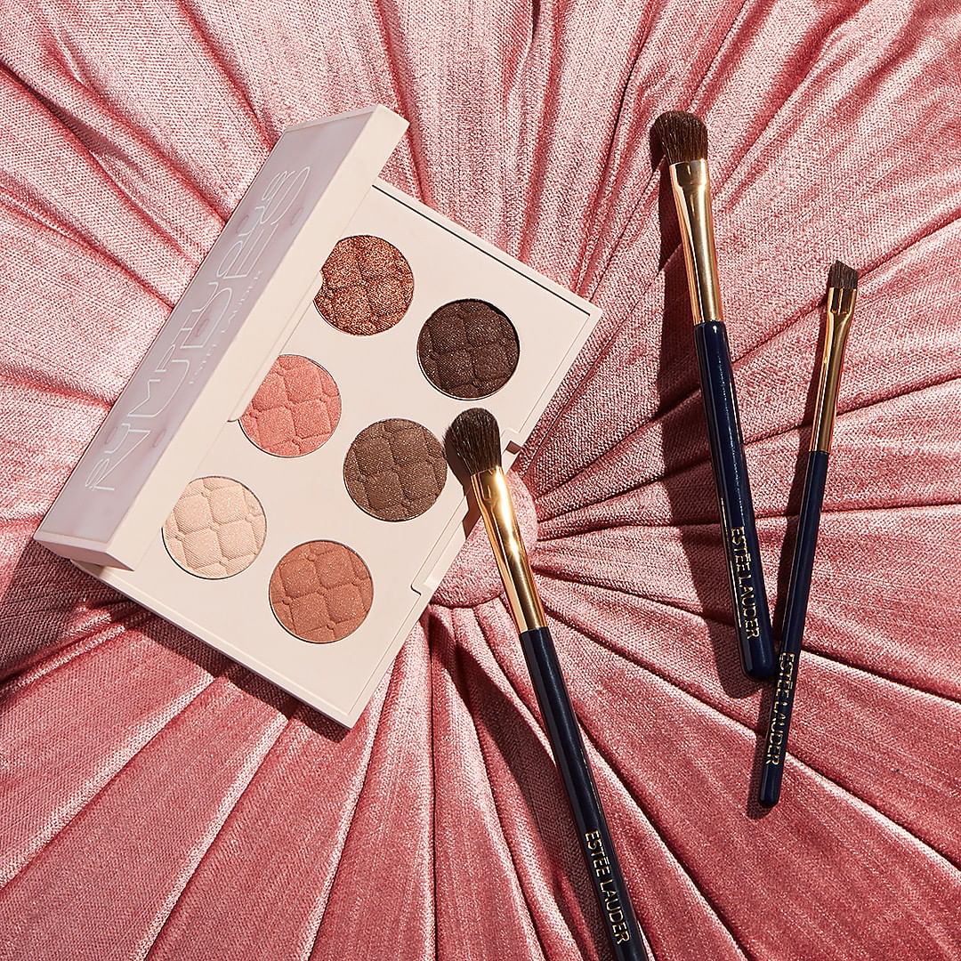 Estée Lauder - Never underestimate the allure of a soft, subtle look ✨Our Sumptuous Nudes #Eyeshadow Palette includes six velvety shades, ranging from rosy & romantic to bronze & sultry. Leave a ✨belo...