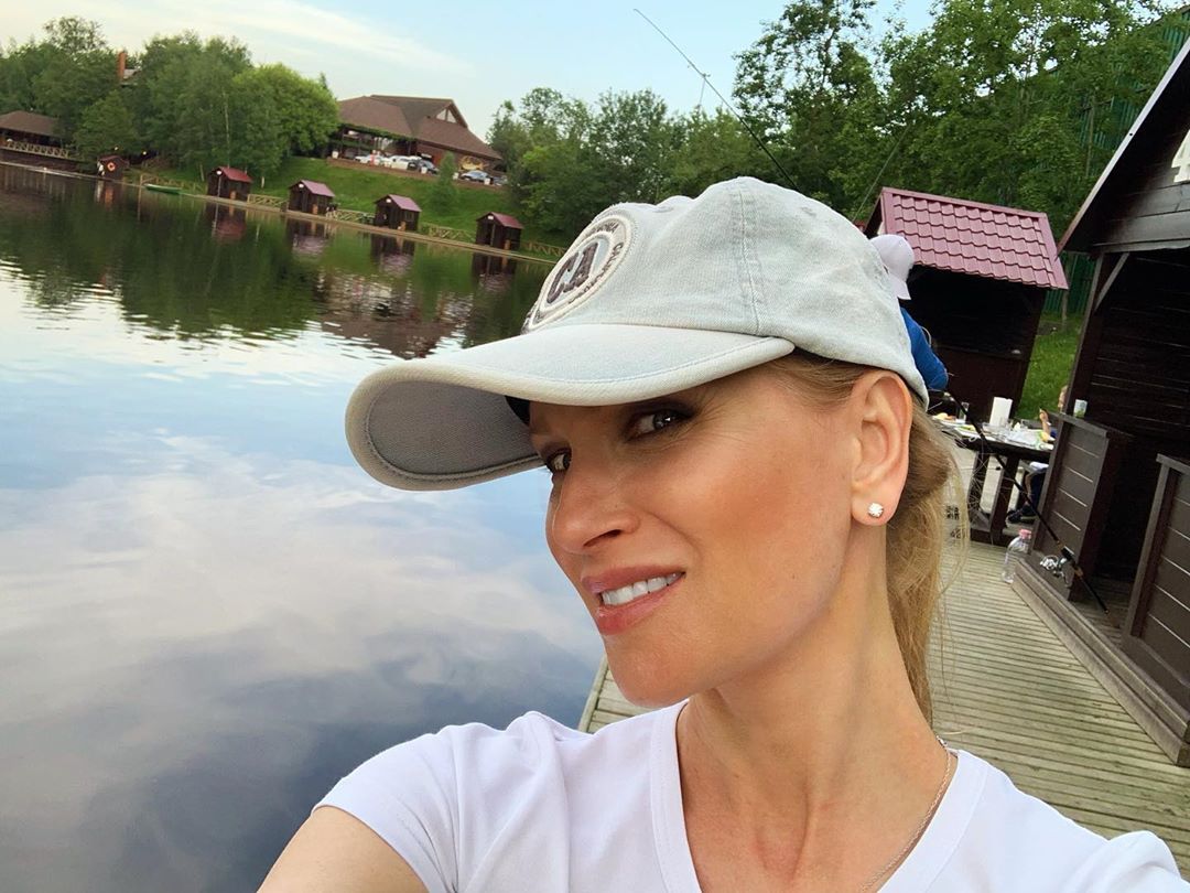 Олеся Судзиловская - На рыбалке впервые в летнем сезоне! 😉😄Мои - просто молодцы!💪🏼🐳🐟🐠🐡 #олесясудзиловская #актриса #olesyasudzilovskaya #actress #рыбалка #fishing