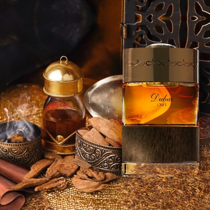 The Spirit of Dubai | روح دبي - Dubai Oud, the woody-oriental fragrance that talks about mankind’s achievement, and the strength of his ambition. A mystical blend of incense, fresh woody, orchid, lily...