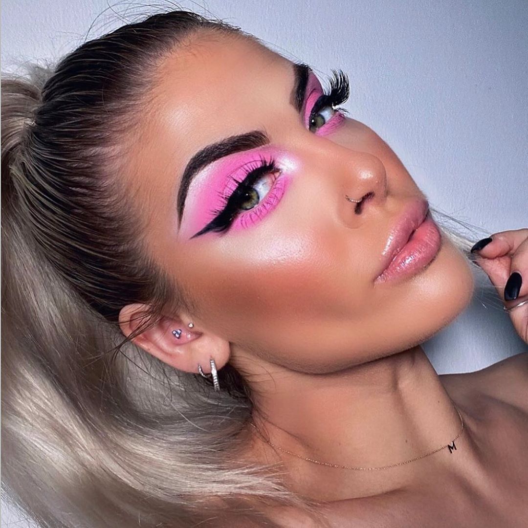 J. Cat Beauty - PRETTY IN PINK💕🎀🌸👙💅🏽 @monika_mua wore our Staysurance Water-Sealed/Zero-Smudge Concealer in the shade “Buff” for this gorgeous look💖
.
.
.
#jcat #jcatbeauty #trendmood #look #makeup #m...