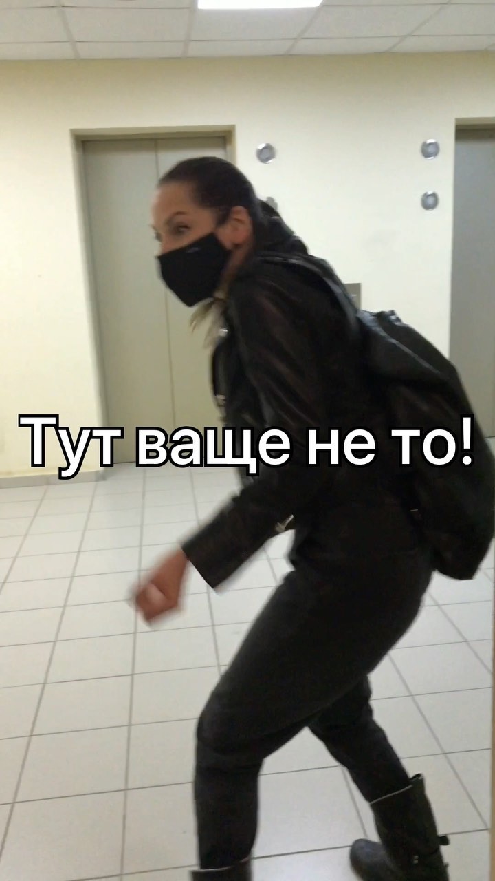 КРАСНОВА - Я 4 месяца не была в квартире в Москве и вот к чему это привело. Хорошо, что адрес вспомнила😂 П.С.: медведя отряхнула и посадила на место, шляпу тоже.

У всех есть такие подруги, которые в...