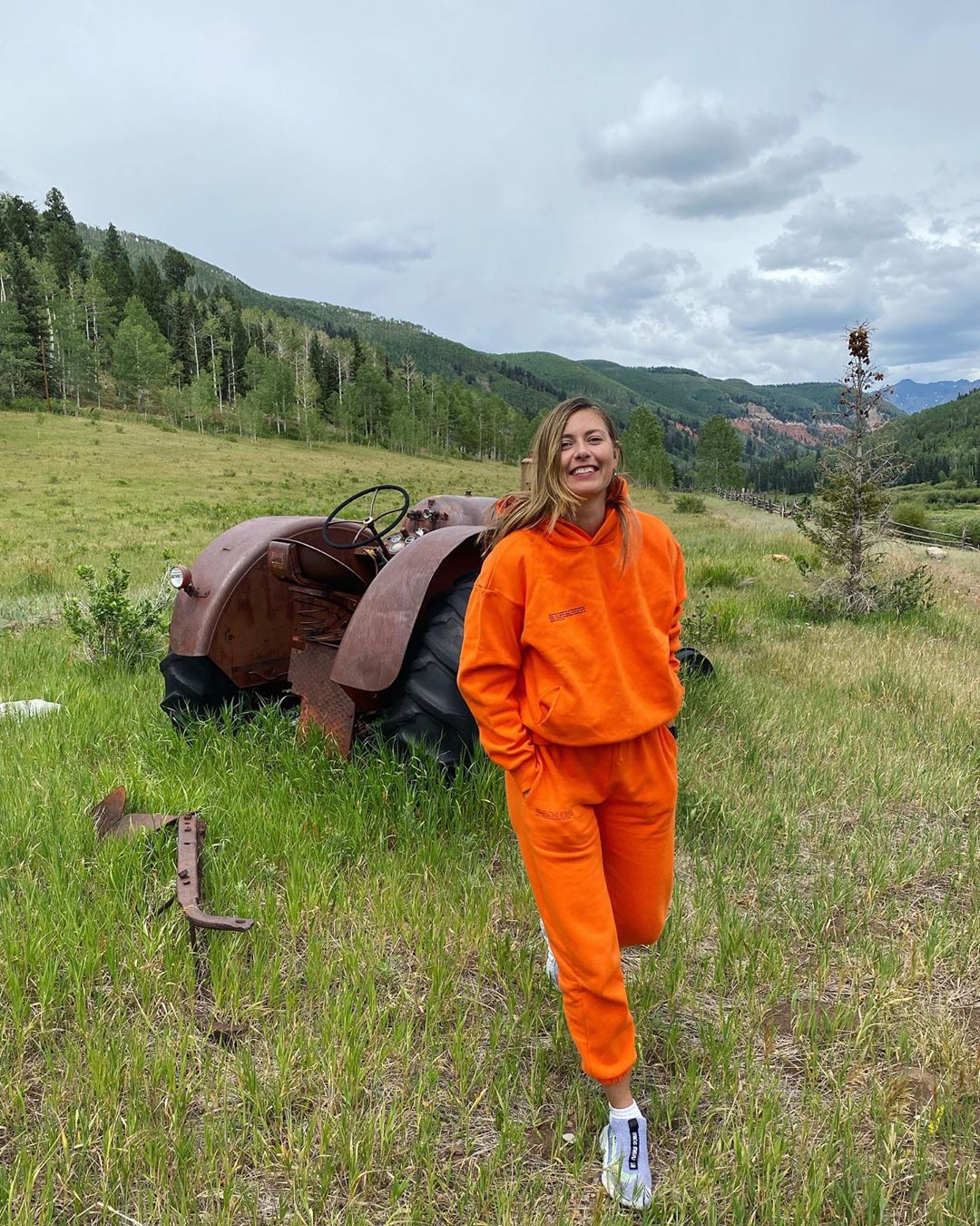 Maria Sharapova - Told @gilkesa we were going on a road trip for his special day 😉🎉🌳