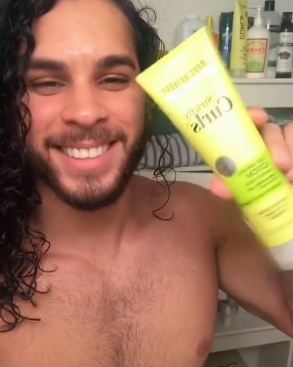 Marc Anthony Hair Care - Who says #StrictlyCurls is only for ladies 👀? @zekeofnature shows off his waves with the help of our Strictly Curls Lotion 😉🙌🏼

Available at @walgreens + @londondrugs
PS: Buy...