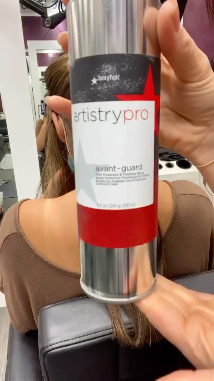 Sexy Hair® - Good things come in small packages 🙌❤️ artistrypro Avant-Guard Heat Protection & Finishing Hairspray is the perfect lightweight holding spray to start and finish your style.
#Repost @aman...