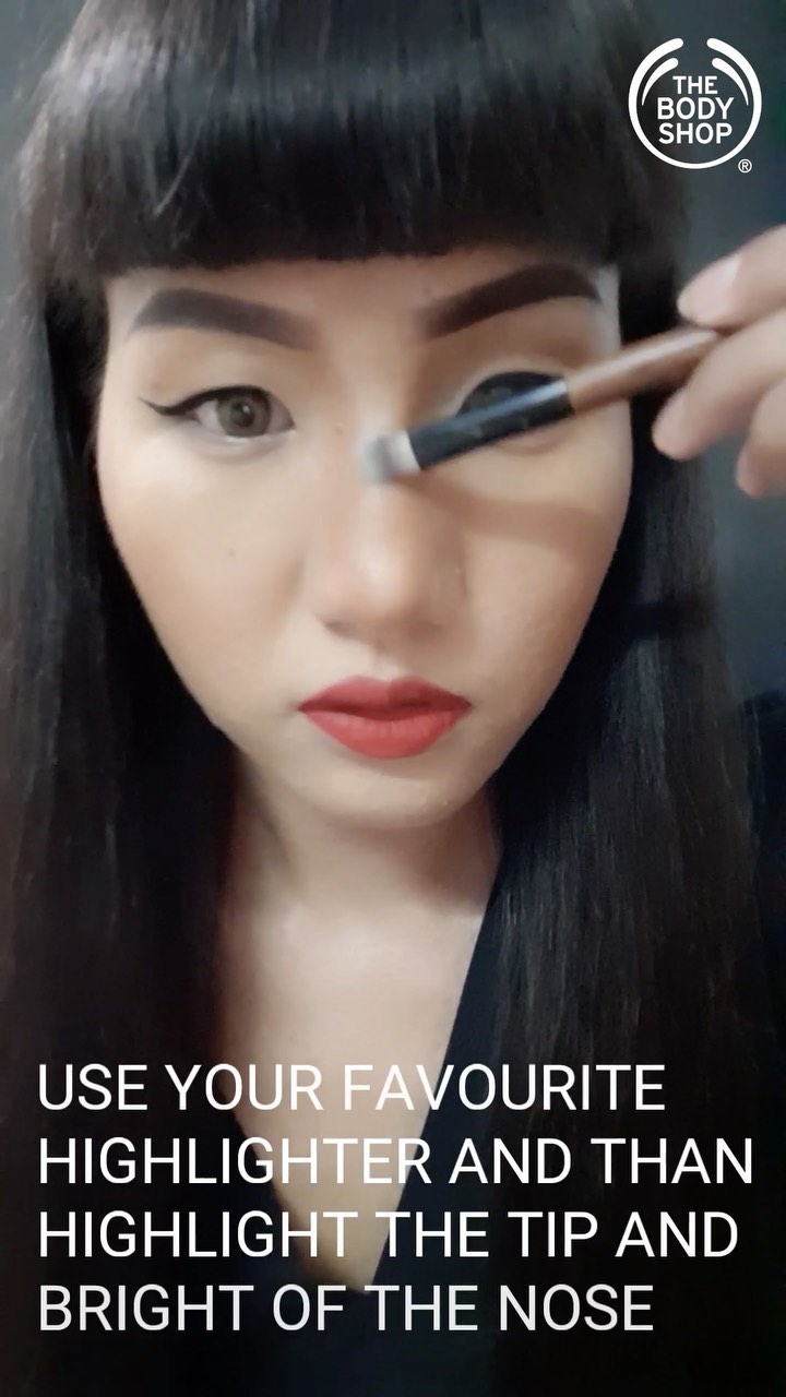 The Body Shop India - This #HowToFriday let's learn how to contour like a pro with @rinshimmihongray from our Noida store team. Ever wondered how to get that perfectly chiseled nose? Watch and see how...