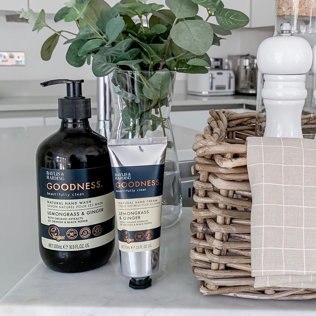 Baylis & Harding - Relax, unwind and take time to indulge in some Goodness this weekend. We love to see our products being used and @lifeatsophies has especially been enjoying our Goodness Lemongrass...