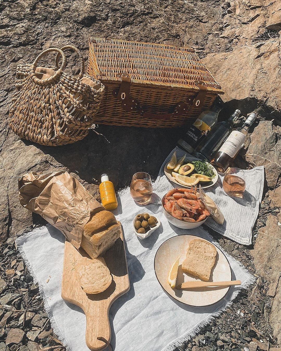 BIOTHERM - Dreamy summer set up, courtesy of @celinakarine 

This summer, enjoy  moments under the sun, while also making sure to protect your skin's health! Choose our Waterlover Sun Milk for a silky...