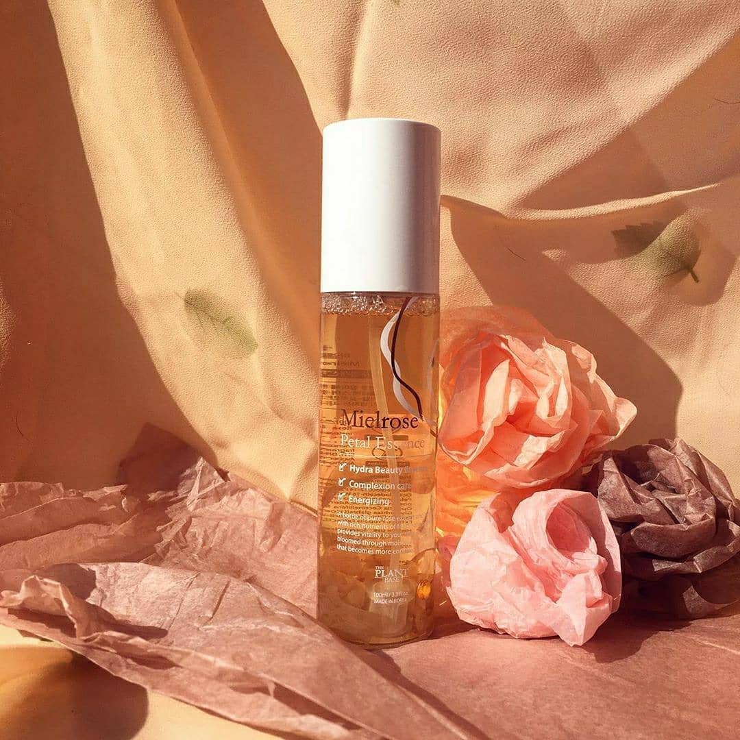 The Plant Base - Rose and honey combination never goes wrong! You will feel luxurious and will be slow down your skin aging speed. .
❤Avaiable
.Global: @yesstyle @stylekorean_global
.USA : @costco @so...