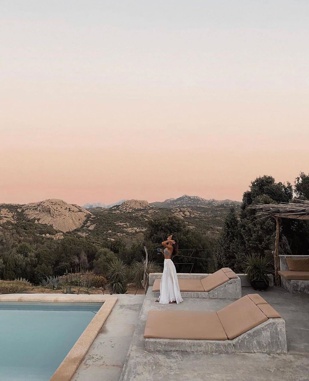 Charo Ruiz Ibiza - Gorgeous @sara_rossetto enjoying a breathtaking sunset in Sardinia 🌅💫 Guapísima Sara Nicole Rossetto disfrutando de un atardecer de ensueño en Cerdeña. #SUMMER2020 #WELOVESUMMER  #s...