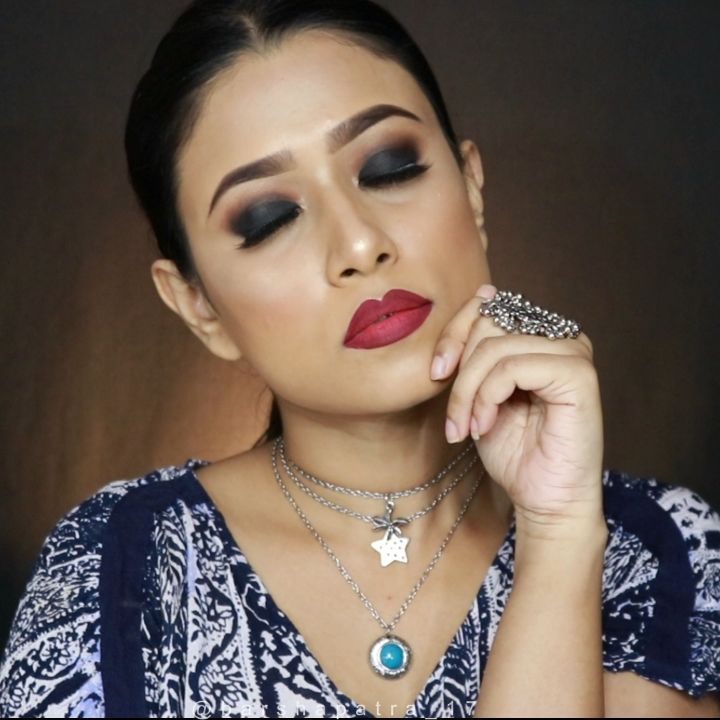 SUGAR Cosmetics - Bold eyes done right! 
In frame: @barshapatra_17

Products used: 
💖 Grand Finale Matte Setting Mist
💖 Drop The Base Serum Foundation 42 Glace
💖 Magic Wand Waterproof Concealer 30 Cho...