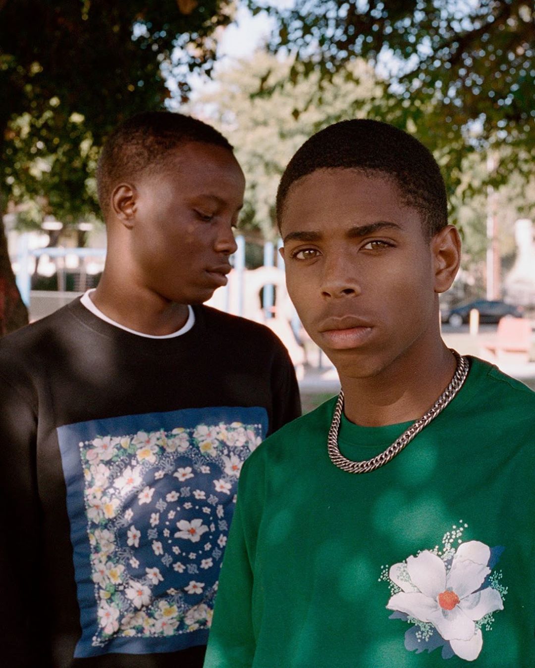 KENZO - GREEN PERSPECTIVE
Made with 100% organic cotton, jersey t-shirts from the new capsule by @felipeoliveirabaptista offer a skate-inspired aesthetic combined with floral prints from the #KENZO ar...