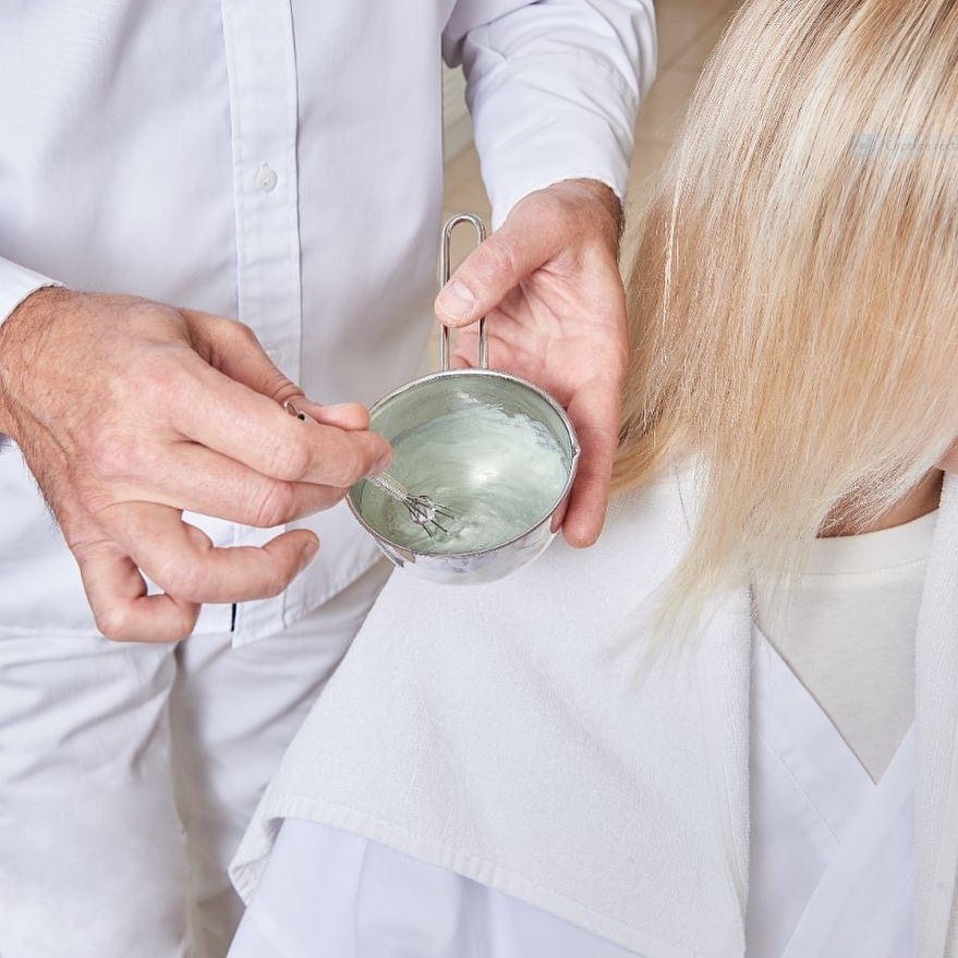 DESSANGE Paris - Le saviez-vous ? 🤔

Le rituel shampooing est un soin lavant du cuir chevelu, effectué sur-mesure, puisqu’il s’appuie sur un diagnostic capillaire personnalisé déterminant vos besoins...