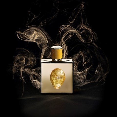 Valmont Official Account - Intoxicating and addictive, vanilla exhilarates Mica d’Oro I opulence. As feminine as distinctly masculine, this warm and enveloping fantasy liberates its hypnotic character...