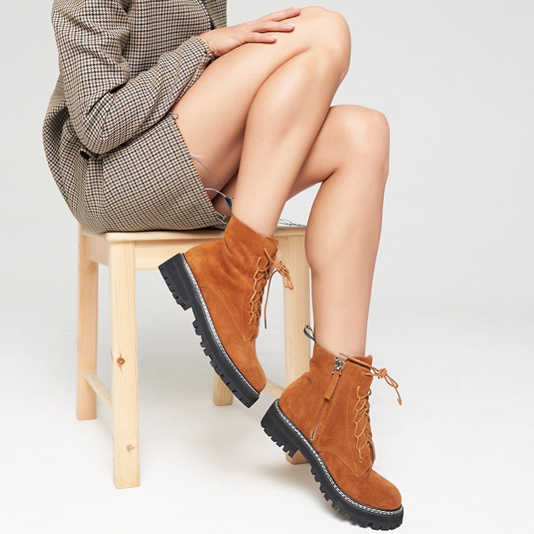 CORSOCOMO Shoes & Accessories - NEW IN!🖤🧡
Грубые Ботинки из замши и кожи рыжего цвета на массивной и лёгкой подошве - актуальные , классные - MUST HAVE сезона!✨
Незаменимы на осень и зиму😎
Оформляйте...